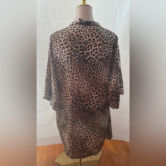Victoria's Secret Black and Tan Robe with Leopard Print - Picture 3 of 5